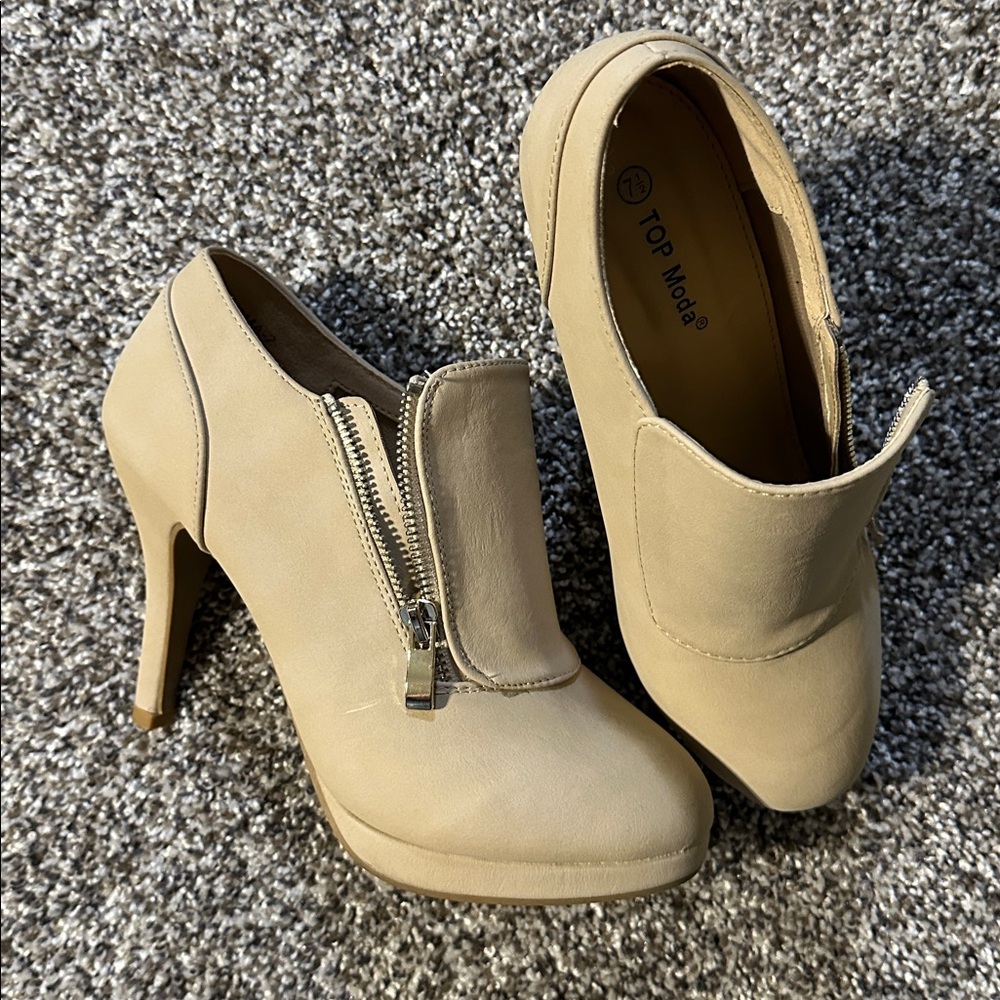 TOP Moda Biege Ankle Boots with Zipper